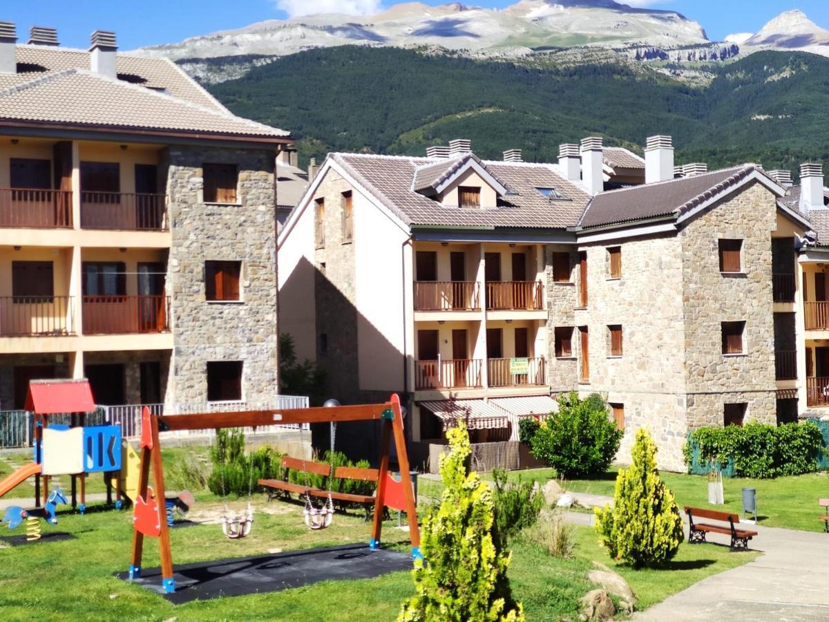 Apartamento El Roble Villanúa Exteriör bild