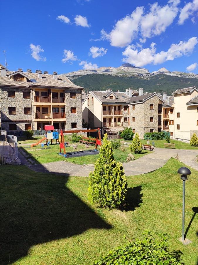 Apartamento El Roble Villanúa Exteriör bild