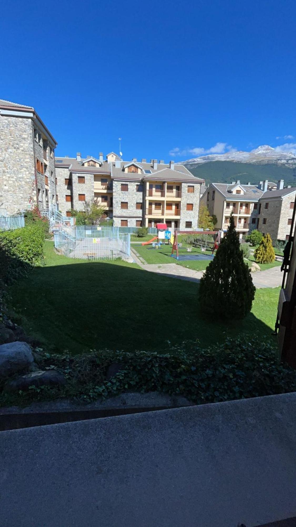 Apartamento El Roble Villanúa Exteriör bild